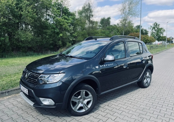 Dacia Sandero Stepway cena 43000 przebieg: 20410, rok produkcji 2019 z Jędrzejów małe 121